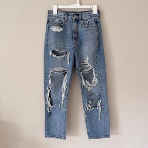 American eagle ripped baggy jeans